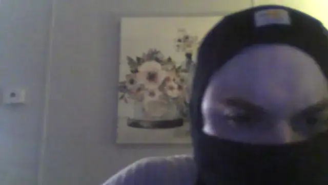 Snapshot of MrBiggles69 chatting on April 10, 2026, 9:52 pm MrBiggles69 online show from April 10, 2026, 9:52 pm