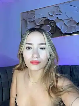 AmyRusso online show from April 15, 2026, 1:56 am