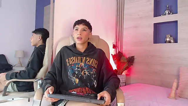 Velvet An online show from April 28, 2026, 4:06 am