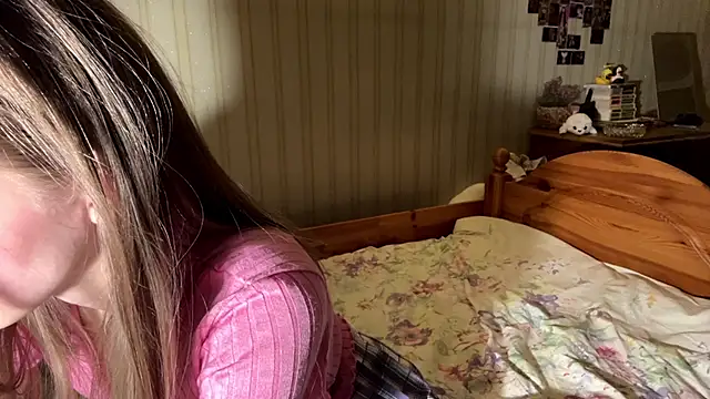 BambiBlush online show from April 14, 2026, 2:34 pm