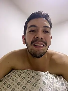 oskrarmop online show from April 14, 2026, 3:34 am