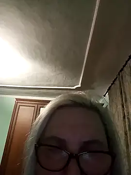Snapshot of AureliaSky598 chatting on May 3, 2026, 11:22 pm AureliaSky598 online show from May 3, 2026, 11:22 pm