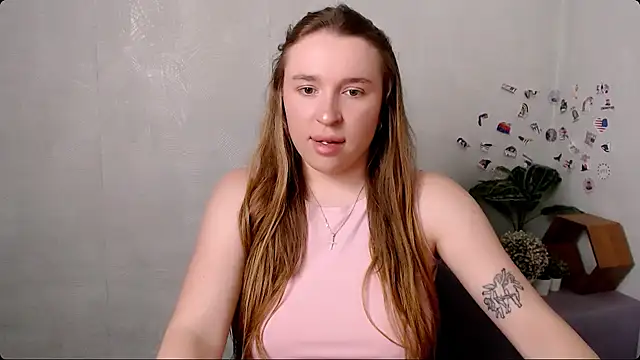 KassiaRayne  online show from May 20, 2026, 12:33 pm