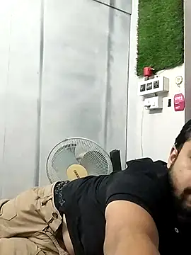 Snapshot of hornydaddy_21 chatting on April 8, 2026, 1:44 pm hornydaddy 21 online show from April 8, 2026, 1:44 pm