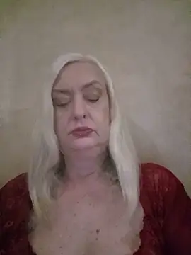 Snapshot of Julia20X chatting on June 3, 2026, 11:24 am Julia20X online show from June 3, 2026, 11:24 am