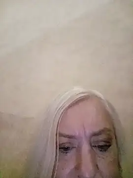 Snapshot of Julia20X chatting on July 1, 2026, 9:33 am Julia20X online show from July 1, 2026, 9:33 am