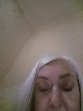 Snapshot of Julia20X chatting on July 4, 2026, 9:21 pm Julia20X online show from July 4, 2026, 9:21 pm