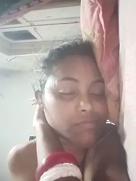 amishaah92 online show from May 19, 2026, 10:27 pm