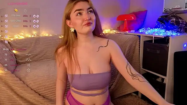 sweetandcuteee online show from April 15, 2026, 12:01 pm