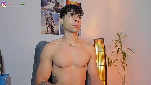 Snapshot of Alex_zt7 chatting on May 1, 2026, 8:02 pm Alex zt7 online show from May 1, 2026, 8:02 pm