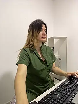 amelia 16 online show from May 20, 2026, 12:33 pm