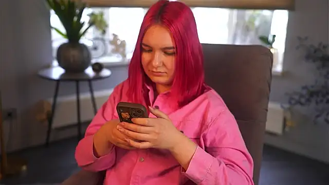 Snapshot of LindyMekee chatting on April 9, 2026, 4:12 am LindyMekee online show from April 9, 2026, 4:12 am