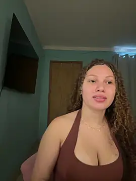 sophiiahot online show from May 26, 2026, 4:25 pm