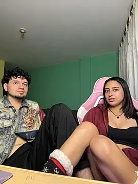 hotlatinocouple   online show from May 16, 2026, 12:07 am