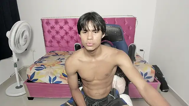 Snapshot of skinny_sam chatting on June 11, 2026, 2:53 am skinny sam online show from June 11, 2026, 2:53 am