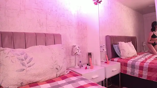 Alis Roze online show from April 30, 2026, 8:15 pm