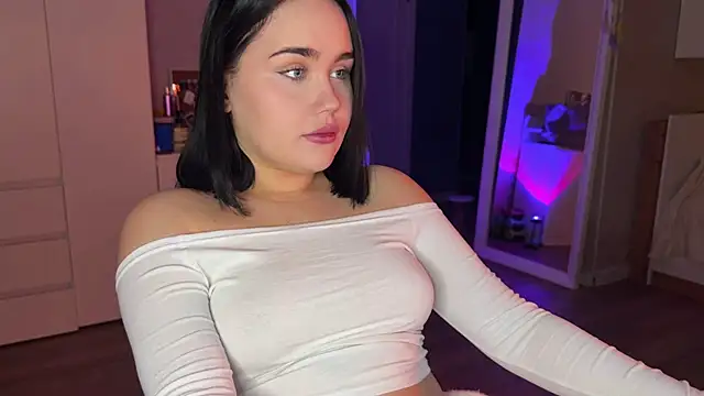 Snapshot of lola_raze chatting on May 13, 2026, 10:17 pm lola raze online show from May 13, 2026, 10:17 pm