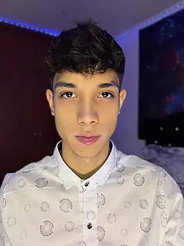 RoughDiamond  online show from April 13, 2026, 5:35 am