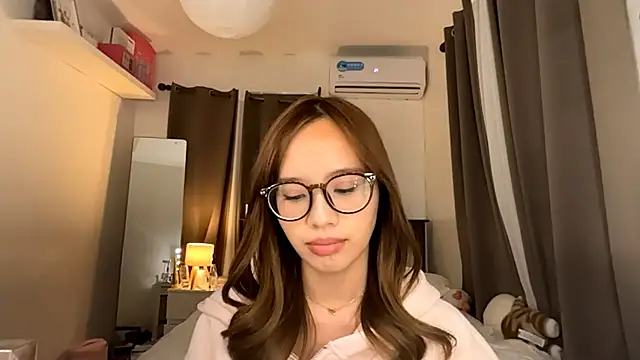 VondaHolmquest online show from April 11, 2026, 12:53 pm