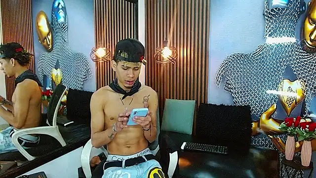 Snapshot of Skinny_cute_Alyer chatting on July 8, 2026, 2:38 am Skinny cute Alyer online show from July 8, 2026, 2:38 am