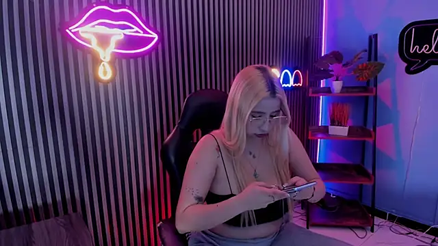 Snapshot of Aliss_Taylor1 chatting on April 11, 2026, 1:15 pm Aliss Taylor1 online show from April 11, 2026, 1:15 pm