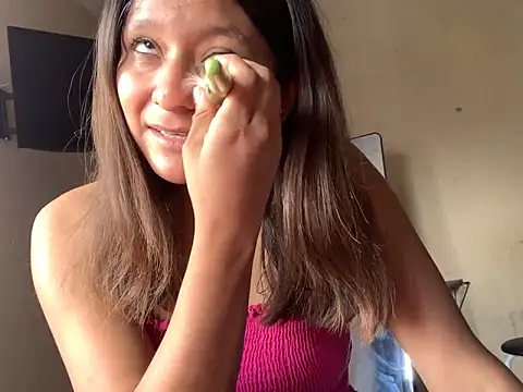 SolMlrena online show from April 12, 2026, 8:58 pm