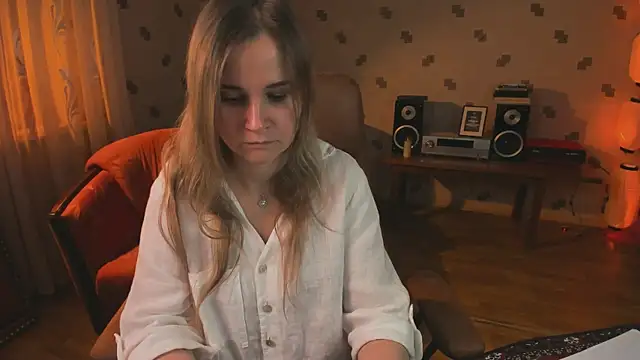 MiaSparkes online show from May 6, 2026, 9:36 am