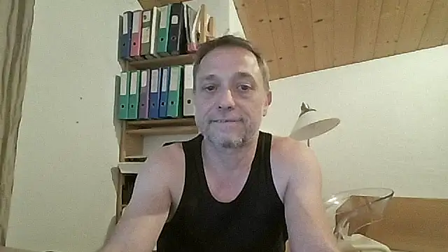 Snapshot of nue52 chatting on July 16, 2026, 9:32 pm nue52 online show from July 16, 2026, 9:32 pm