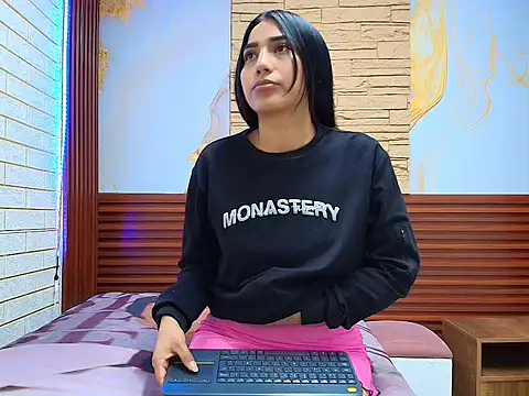 Snapshot of mellaniemonroe303av chatting on April 12, 2026, 12:10 pm mellaniemonroe303av online show from April 12, 2026, 12:10 pm