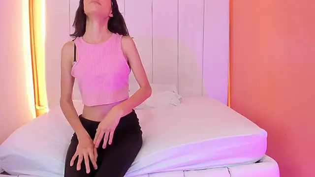 Snapshot of AntonellaRossi_os chatting on April 9, 2026, 10:48 pm AntonellaRossi os online show from April 9, 2026, 10:48 pm