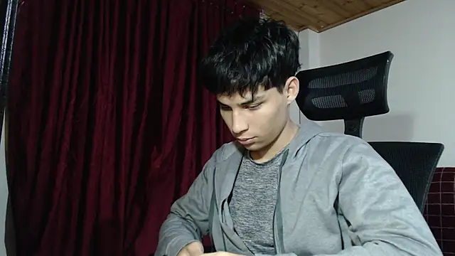 Snapshot of Marck-Pro chatting on July 1, 2026, 12:12 am Marck-Pro online show from July 1, 2026, 12:12 am