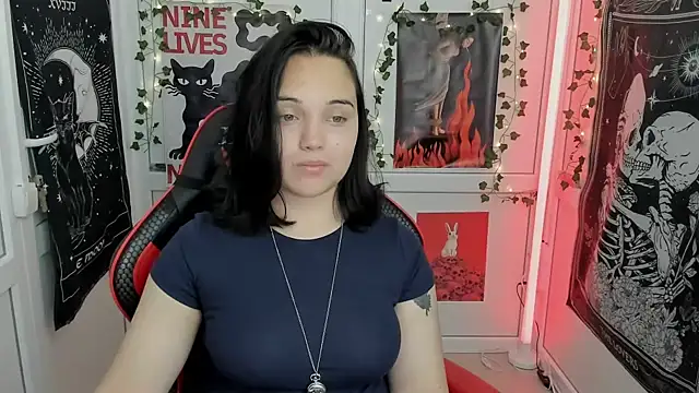 Snapshot of Caroline_cutte chatting on July 9, 2026, 6:06 am Caroline cutte online show from July 9, 2026, 6:06 am