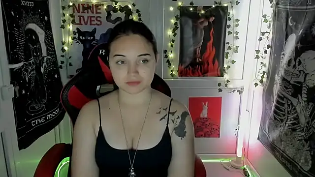 Snapshot of Caroline_cutte chatting on July 11, 2026, 6:10 pm Caroline cutte online show from July 11, 2026, 6:10 pm