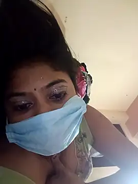 dearmona00 online show from June 11, 2026, 11:47 pm