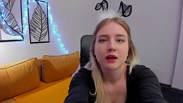 Snapshot of Liacandy_ chatting on April 18, 2026, 1:42 am Liacandy online show from April 18, 2026, 1:42 am
