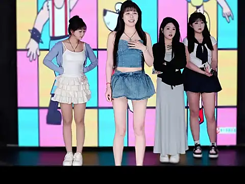 zhangqiqi1 online show from April 12, 2026, 2:44 pm