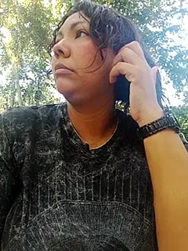 Snapshot of Izel_ chatting on April 14, 2026, 7:20 pm Izel online show from April 14, 2026, 7:20 pm