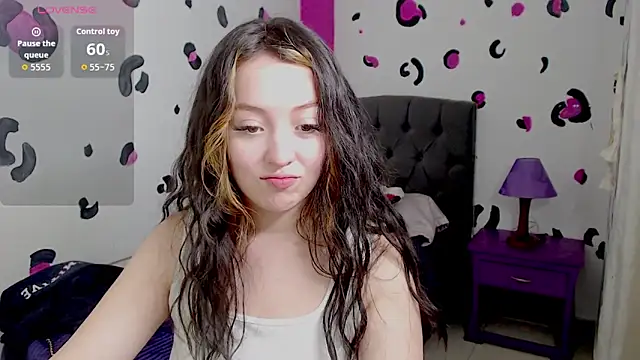 Snapshot of vero_doll12 chatting on June 2, 2026, 1:24 pm vero doll12 online show from June 2, 2026, 1:24 pm