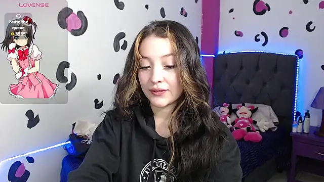 Snapshot of vero_doll12 chatting on June 11, 2026, 1:53 pm vero doll12 online show from June 11, 2026, 1:53 pm