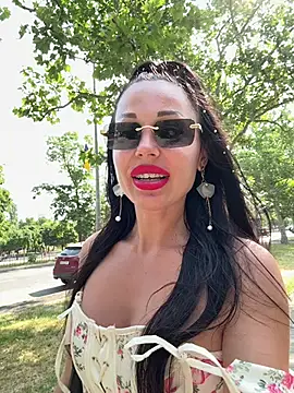 Snapshot of Alenka_ki chatting on July 3, 2026, 6:42 am Alenka ki online show from July 3, 2026, 6:42 am