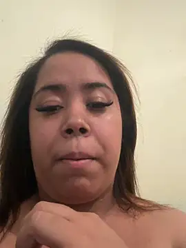 Snapshot of Tainesilva chatting on April 18, 2026, 1:37 pm Tainesilva online show from April 18, 2026, 1:37 pm