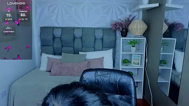 Snapshot of Perlaa_moon_ chatting on July 15, 2026, 3:28 pm Perlaa moon online show from July 15, 2026, 3:28 pm