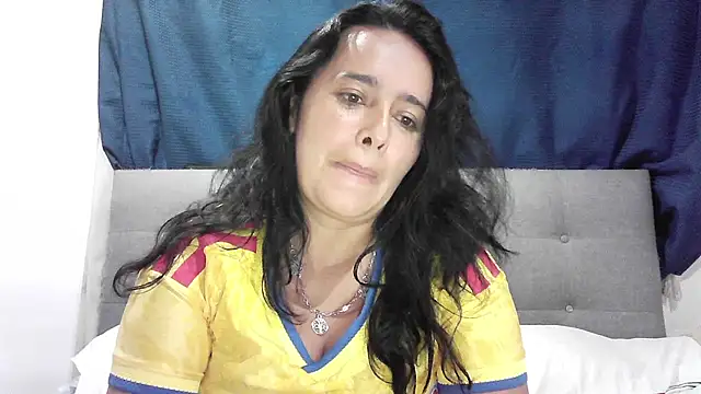 Estefany-magic online show from July 4, 2026, 3:56 am