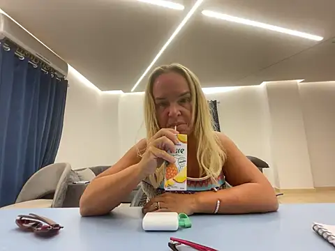 parisheliton online show from April 14, 2026, 5:46 am