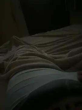 seuputo012 online show from April 11, 2026, 3:33 am