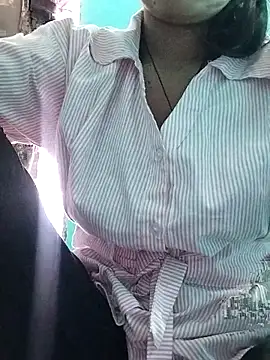 Liviya  225   online show from April 13, 2026, 11:48 am