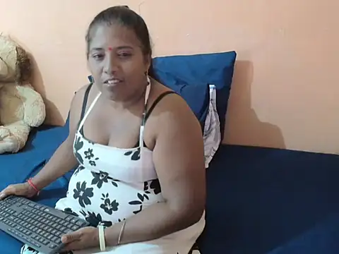 Snapshot of _IndianDiamond4u_ chatting on April 11, 2026, 7:18 pm IndianDiamond4u online show from April 11, 2026, 7:18 pm