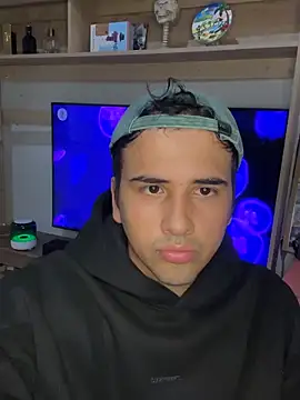 Snapshot of AdrianEmpire chatting on April 13, 2026, 10:37 pm AdrianEmpire online show from April 13, 2026, 10:37 pm