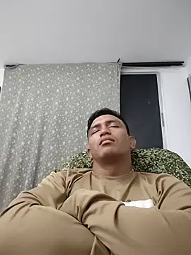 Snapshot of SnoozingThiamine chatting on June 13, 2026, 4:21 am SnoozingThiamine online show from June 13, 2026, 4:21 am