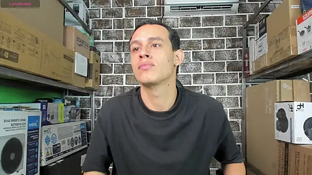 Snapshot of 69osiris chatting on April 12, 2026, 8:25 pm 69osiris online show from April 12, 2026, 8:25 pm